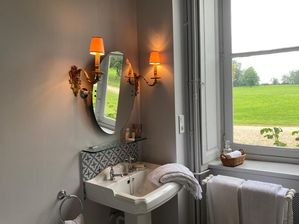 Chateau De Bostz Besson Eksteriør billede