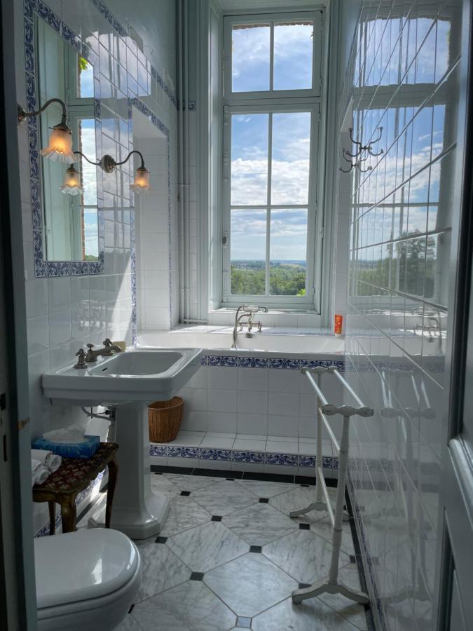 Chateau De Bostz Besson Eksteriør billede