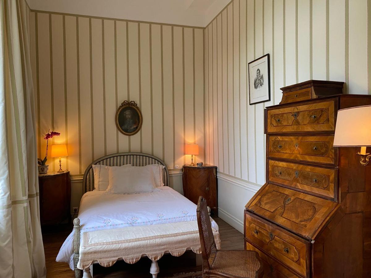 Chateau De Bostz Besson Eksteriør billede