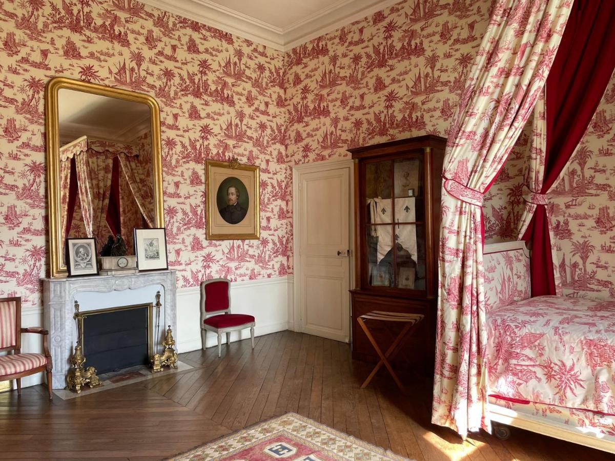 Chateau De Bostz Besson Eksteriør billede